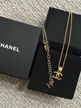 CHANEL Gold-Tone CC Logo Pendant Costume Necklace